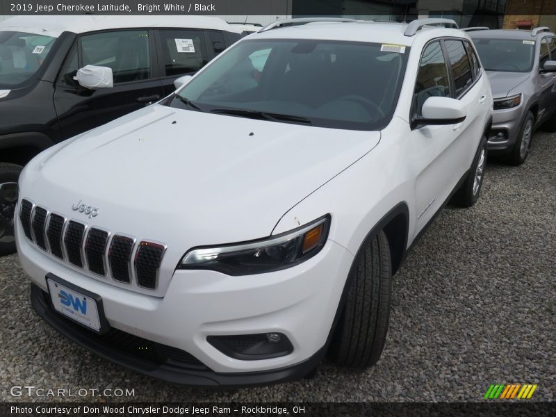 Bright White / Black 2019 Jeep Cherokee Latitude