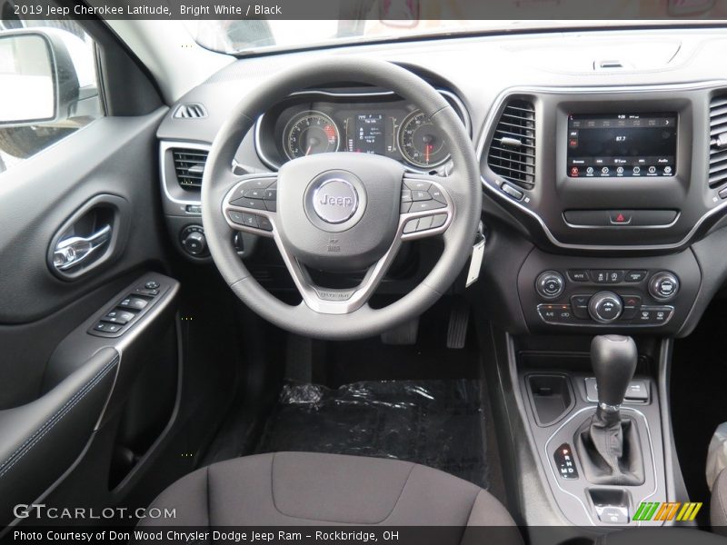 Bright White / Black 2019 Jeep Cherokee Latitude