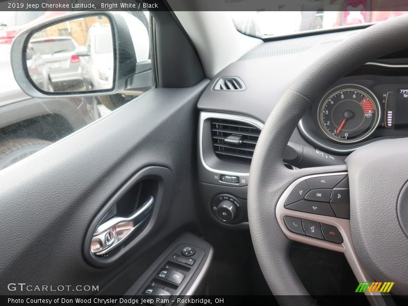 Bright White / Black 2019 Jeep Cherokee Latitude