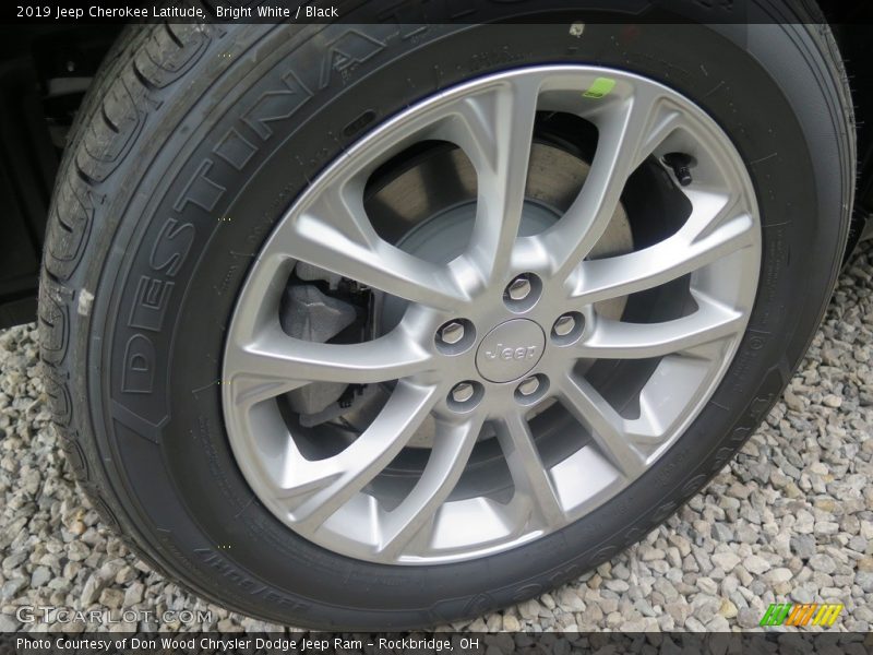 Bright White / Black 2019 Jeep Cherokee Latitude