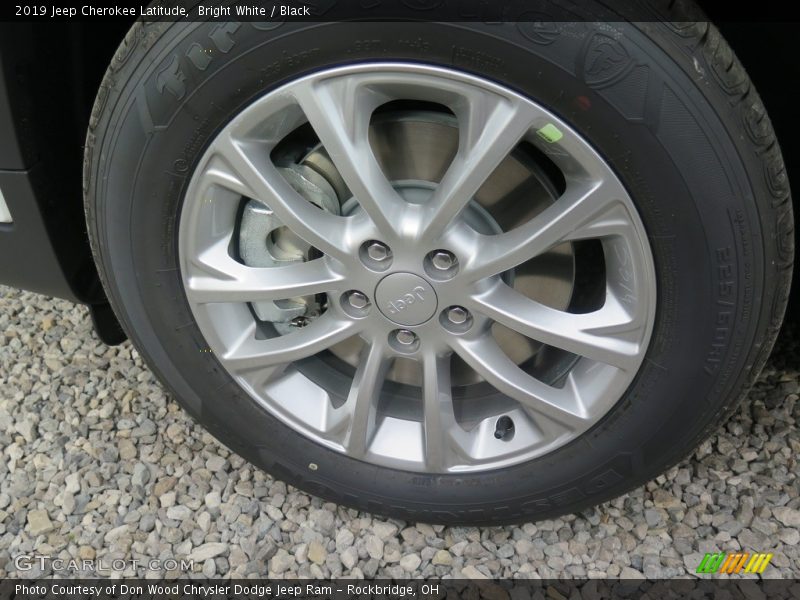 Bright White / Black 2019 Jeep Cherokee Latitude