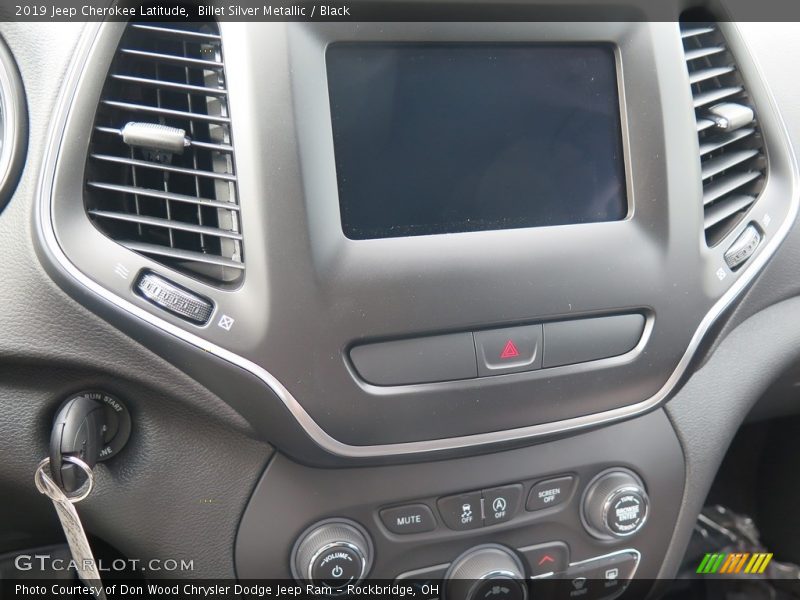 Billet Silver Metallic / Black 2019 Jeep Cherokee Latitude