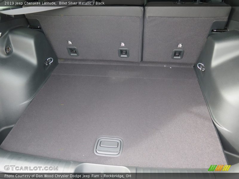 Billet Silver Metallic / Black 2019 Jeep Cherokee Latitude