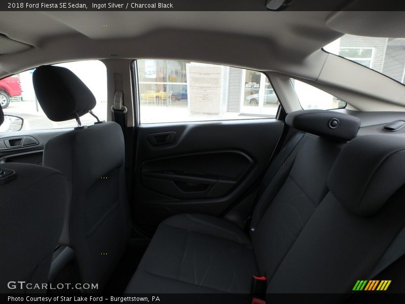 Ingot Silver / Charcoal Black 2018 Ford Fiesta SE Sedan