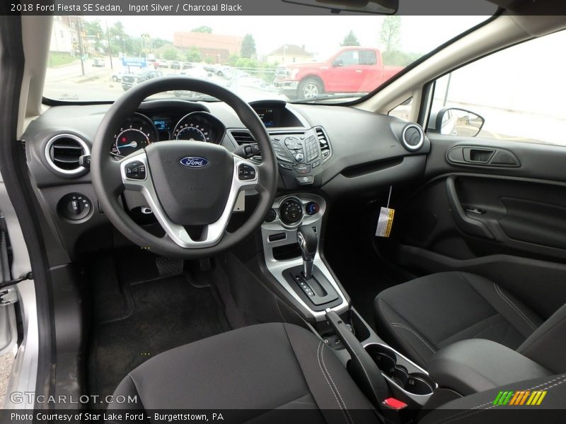 Ingot Silver / Charcoal Black 2018 Ford Fiesta SE Sedan