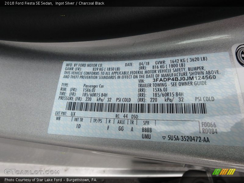 Ingot Silver / Charcoal Black 2018 Ford Fiesta SE Sedan