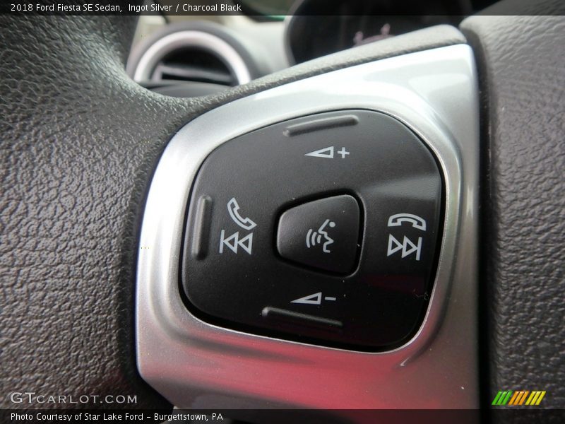 Ingot Silver / Charcoal Black 2018 Ford Fiesta SE Sedan