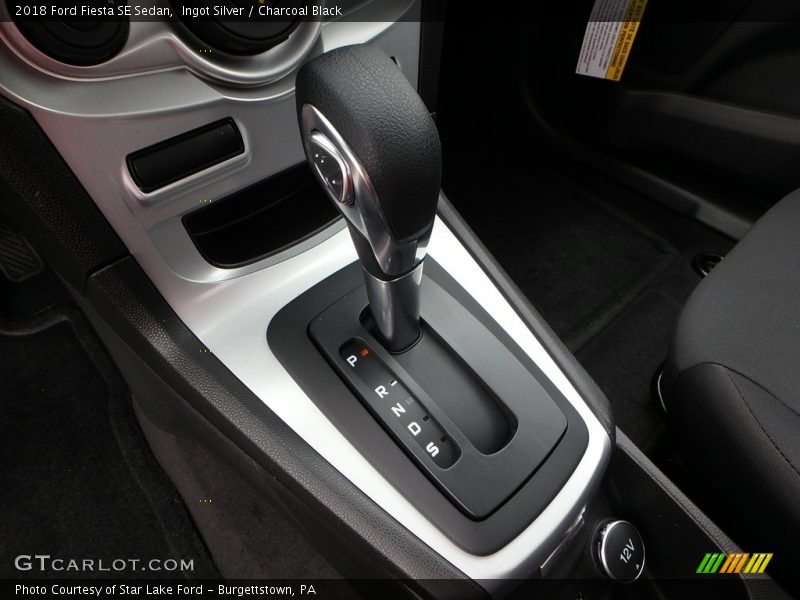 Ingot Silver / Charcoal Black 2018 Ford Fiesta SE Sedan