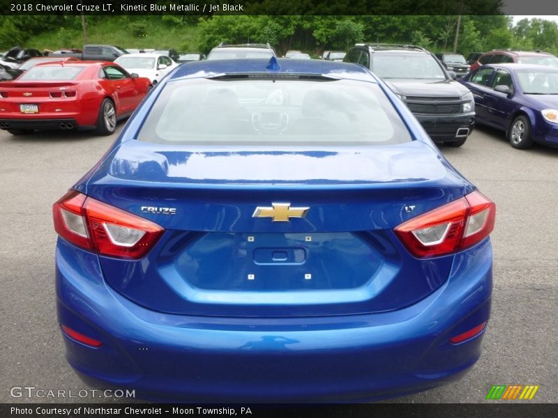 Kinetic Blue Metallic / Jet Black 2018 Chevrolet Cruze LT