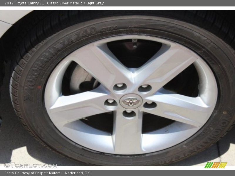 Classic Silver Metallic / Light Gray 2012 Toyota Camry SE