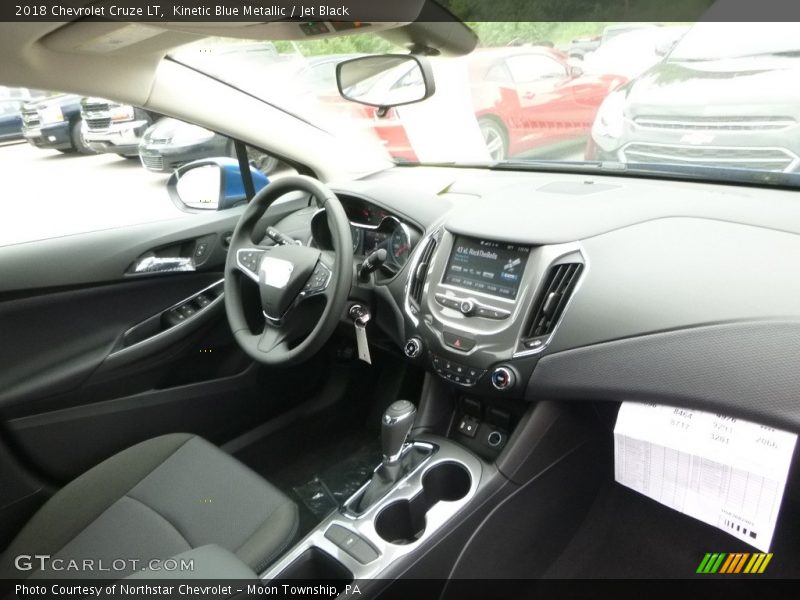 Kinetic Blue Metallic / Jet Black 2018 Chevrolet Cruze LT