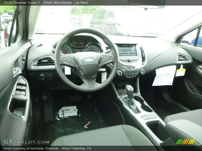 Kinetic Blue Metallic / Jet Black 2018 Chevrolet Cruze LT