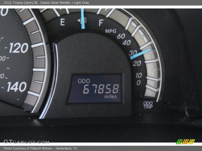 Classic Silver Metallic / Light Gray 2012 Toyota Camry SE