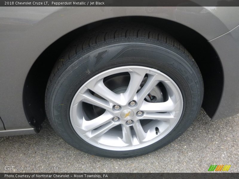 Pepperdust Metallic / Jet Black 2018 Chevrolet Cruze LT