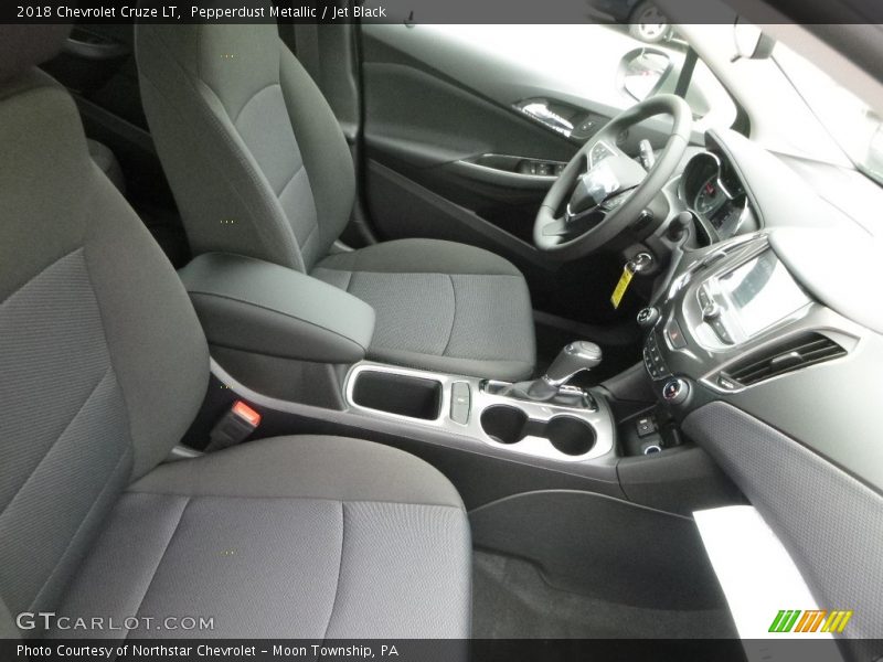 Pepperdust Metallic / Jet Black 2018 Chevrolet Cruze LT