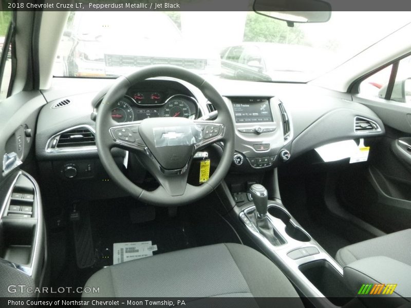 Pepperdust Metallic / Jet Black 2018 Chevrolet Cruze LT
