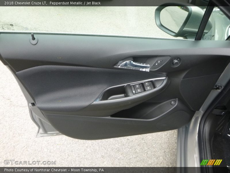 Pepperdust Metallic / Jet Black 2018 Chevrolet Cruze LT