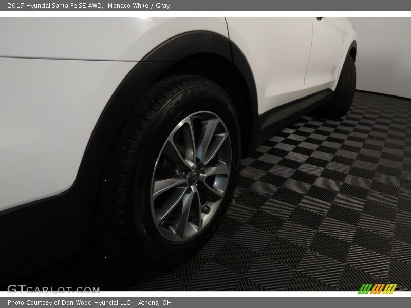 Monaco White / Gray 2017 Hyundai Santa Fe SE AWD