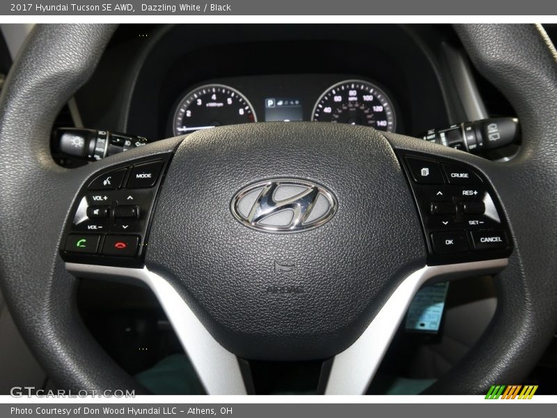 Dazzling White / Black 2017 Hyundai Tucson SE AWD