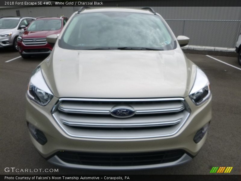 White Gold / Charcoal Black 2018 Ford Escape SE 4WD