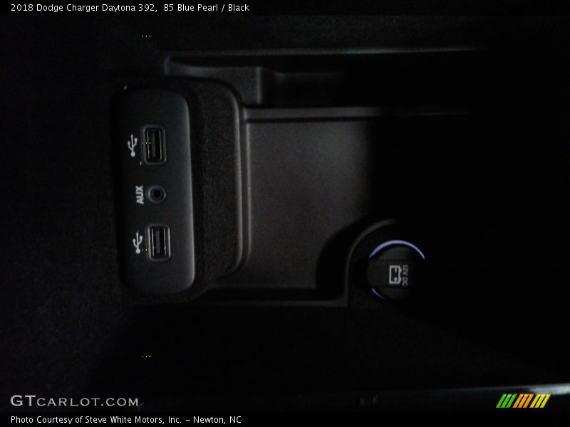 B5 Blue Pearl / Black 2018 Dodge Charger Daytona 392