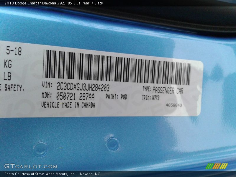 B5 Blue Pearl / Black 2018 Dodge Charger Daytona 392