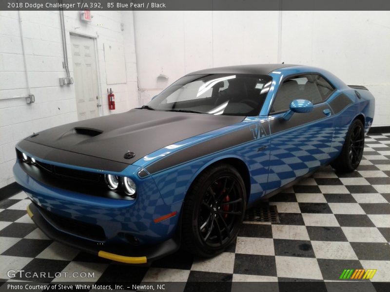 Front 3/4 View of 2018 Challenger T/A 392