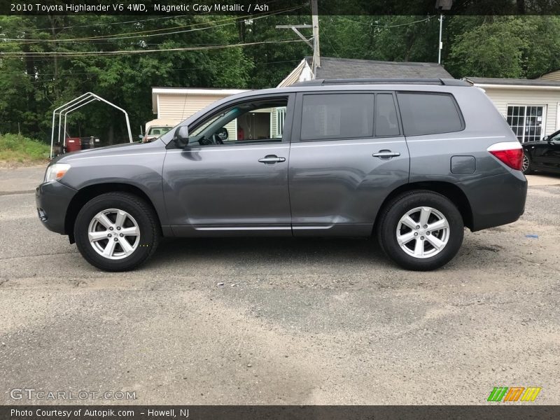 Magnetic Gray Metallic / Ash 2010 Toyota Highlander V6 4WD
