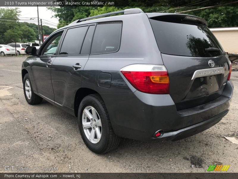 Magnetic Gray Metallic / Ash 2010 Toyota Highlander V6 4WD