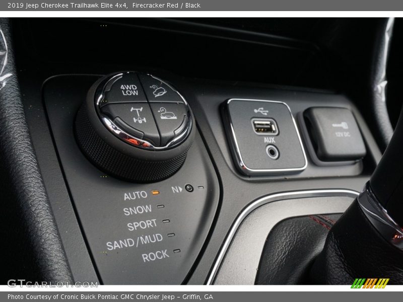 Firecracker Red / Black 2019 Jeep Cherokee Trailhawk Elite 4x4