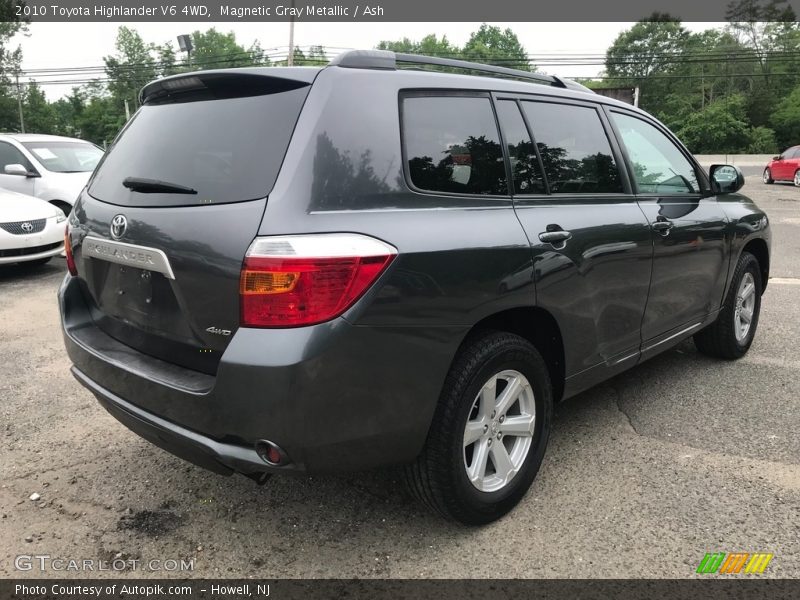 Magnetic Gray Metallic / Ash 2010 Toyota Highlander V6 4WD