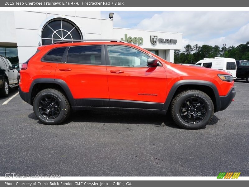 Firecracker Red / Black 2019 Jeep Cherokee Trailhawk Elite 4x4