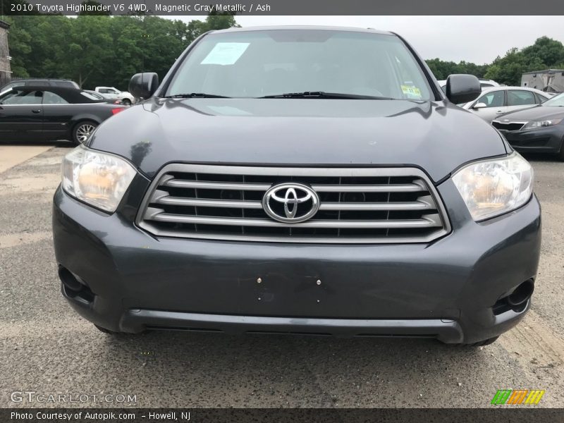 Magnetic Gray Metallic / Ash 2010 Toyota Highlander V6 4WD