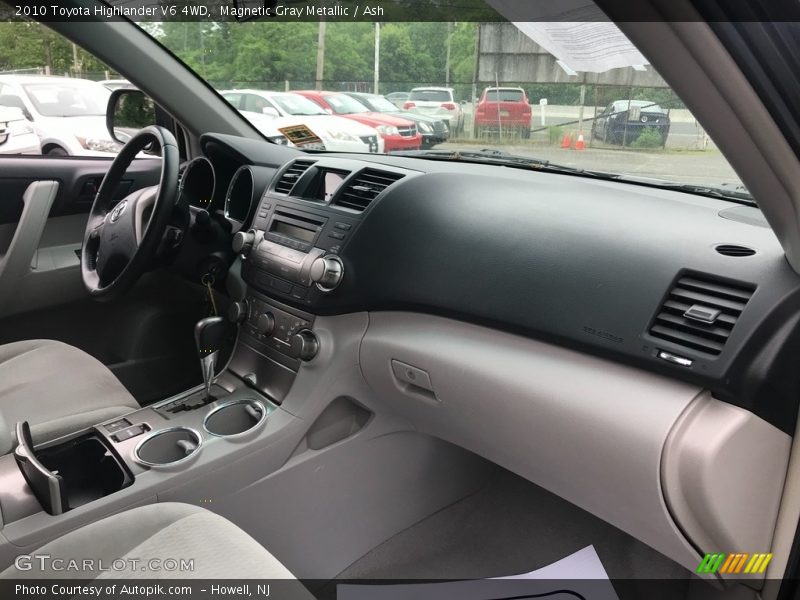 Magnetic Gray Metallic / Ash 2010 Toyota Highlander V6 4WD