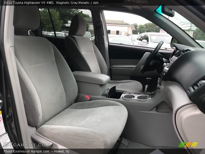 Magnetic Gray Metallic / Ash 2010 Toyota Highlander V6 4WD