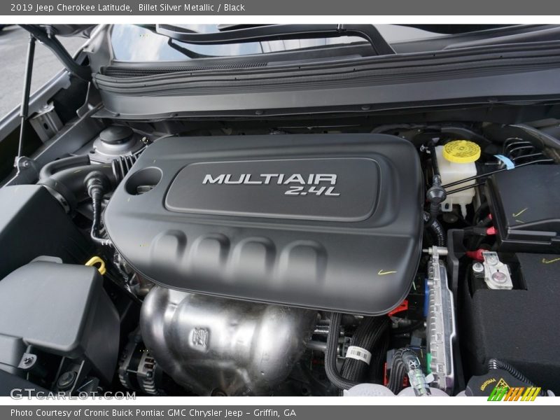 Billet Silver Metallic / Black 2019 Jeep Cherokee Latitude