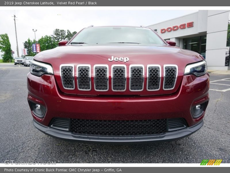 Velvet Red Pearl / Black 2019 Jeep Cherokee Latitude