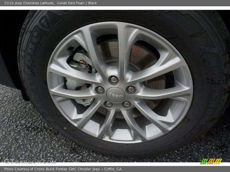 Velvet Red Pearl / Black 2019 Jeep Cherokee Latitude