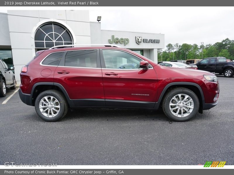 Velvet Red Pearl / Black 2019 Jeep Cherokee Latitude