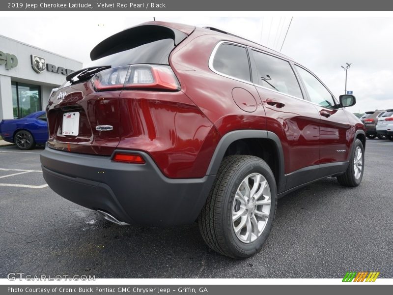 Velvet Red Pearl / Black 2019 Jeep Cherokee Latitude