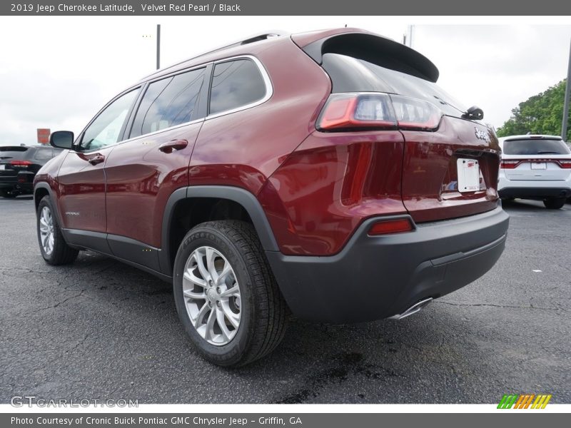 Velvet Red Pearl / Black 2019 Jeep Cherokee Latitude