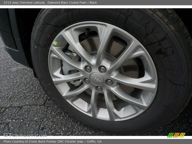 Diamond Black Crystal Pearl / Black 2019 Jeep Cherokee Latitude