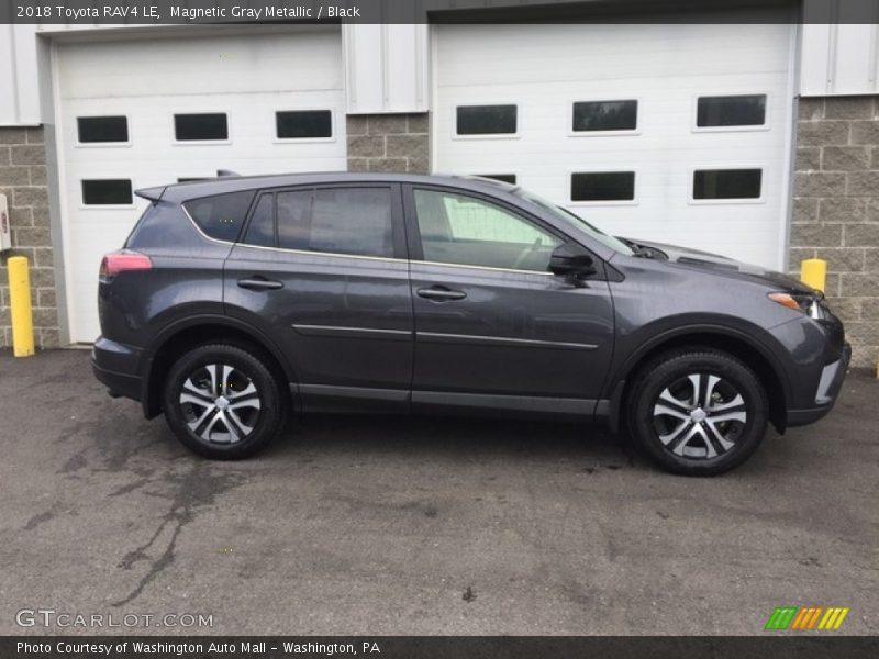 Magnetic Gray Metallic / Black 2018 Toyota RAV4 LE