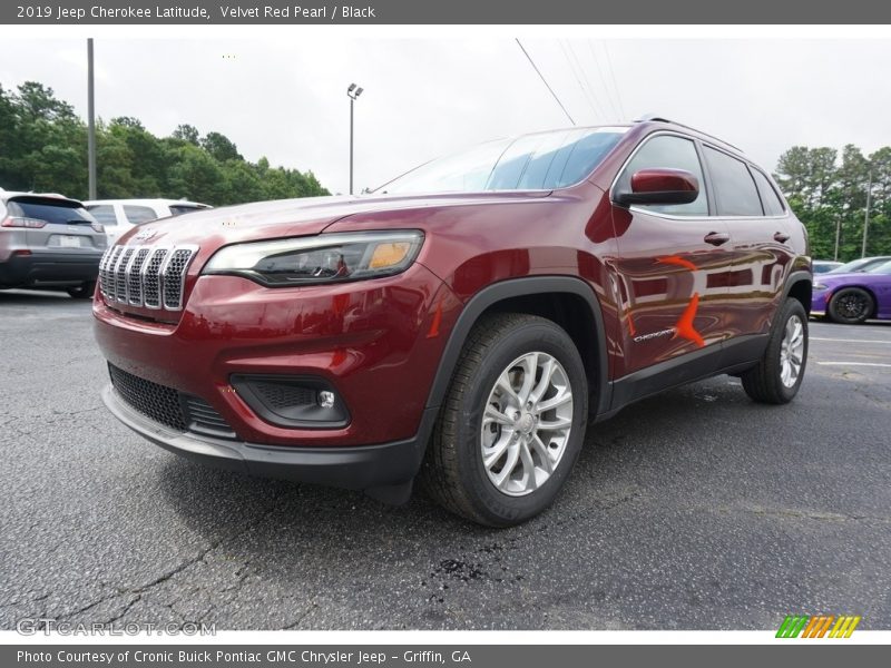 Velvet Red Pearl / Black 2019 Jeep Cherokee Latitude