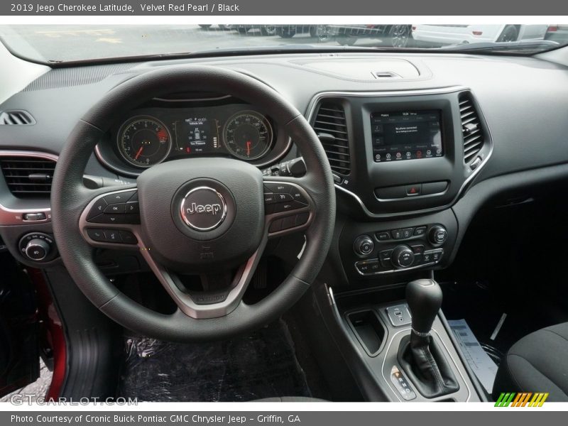 Velvet Red Pearl / Black 2019 Jeep Cherokee Latitude