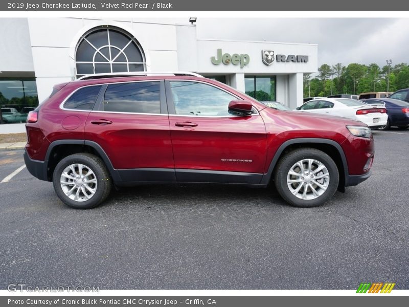 Velvet Red Pearl / Black 2019 Jeep Cherokee Latitude
