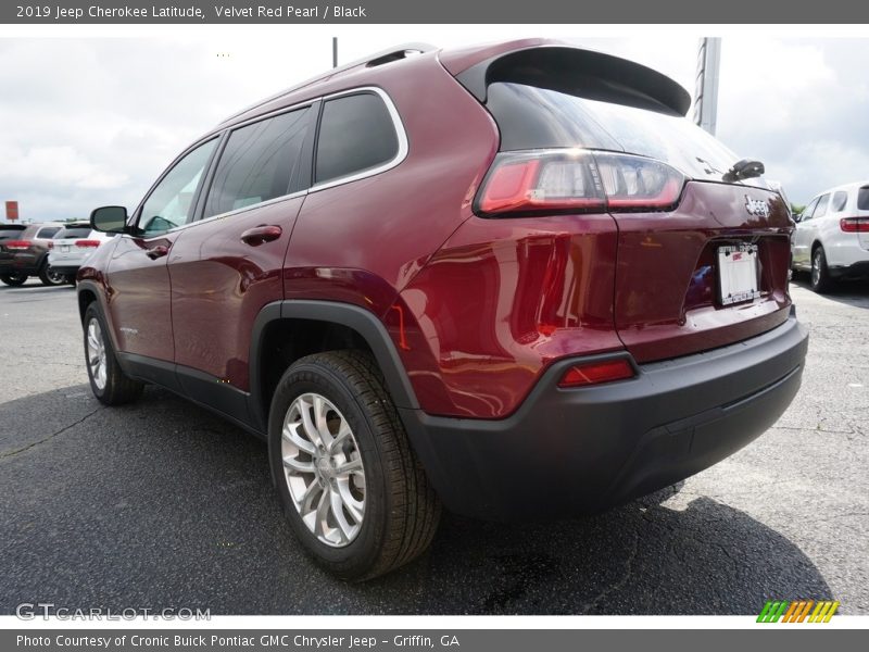 Velvet Red Pearl / Black 2019 Jeep Cherokee Latitude