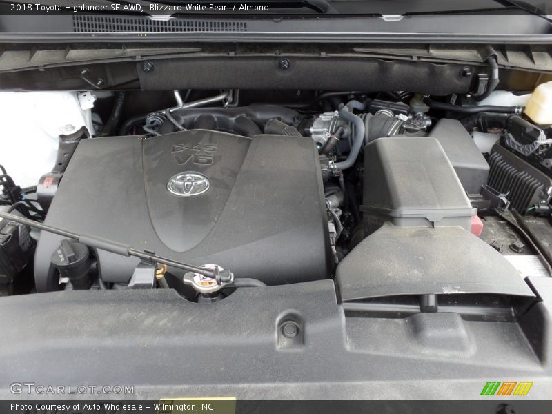 Blizzard White Pearl / Almond 2018 Toyota Highlander SE AWD