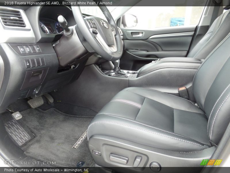 Blizzard White Pearl / Almond 2018 Toyota Highlander SE AWD