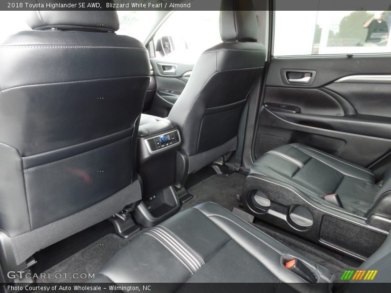Blizzard White Pearl / Almond 2018 Toyota Highlander SE AWD